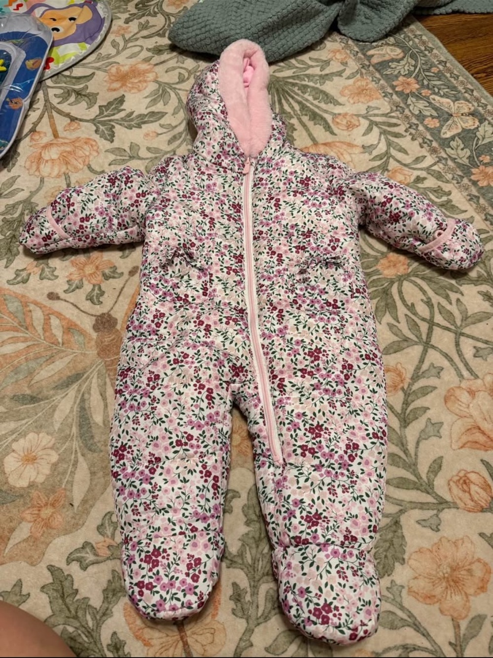 Snow suit